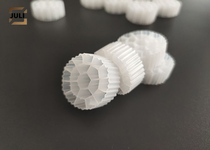 백색 색깔 Virgin HDPE 물자 K1 MBBR 여과 매체 큰 표면적 1